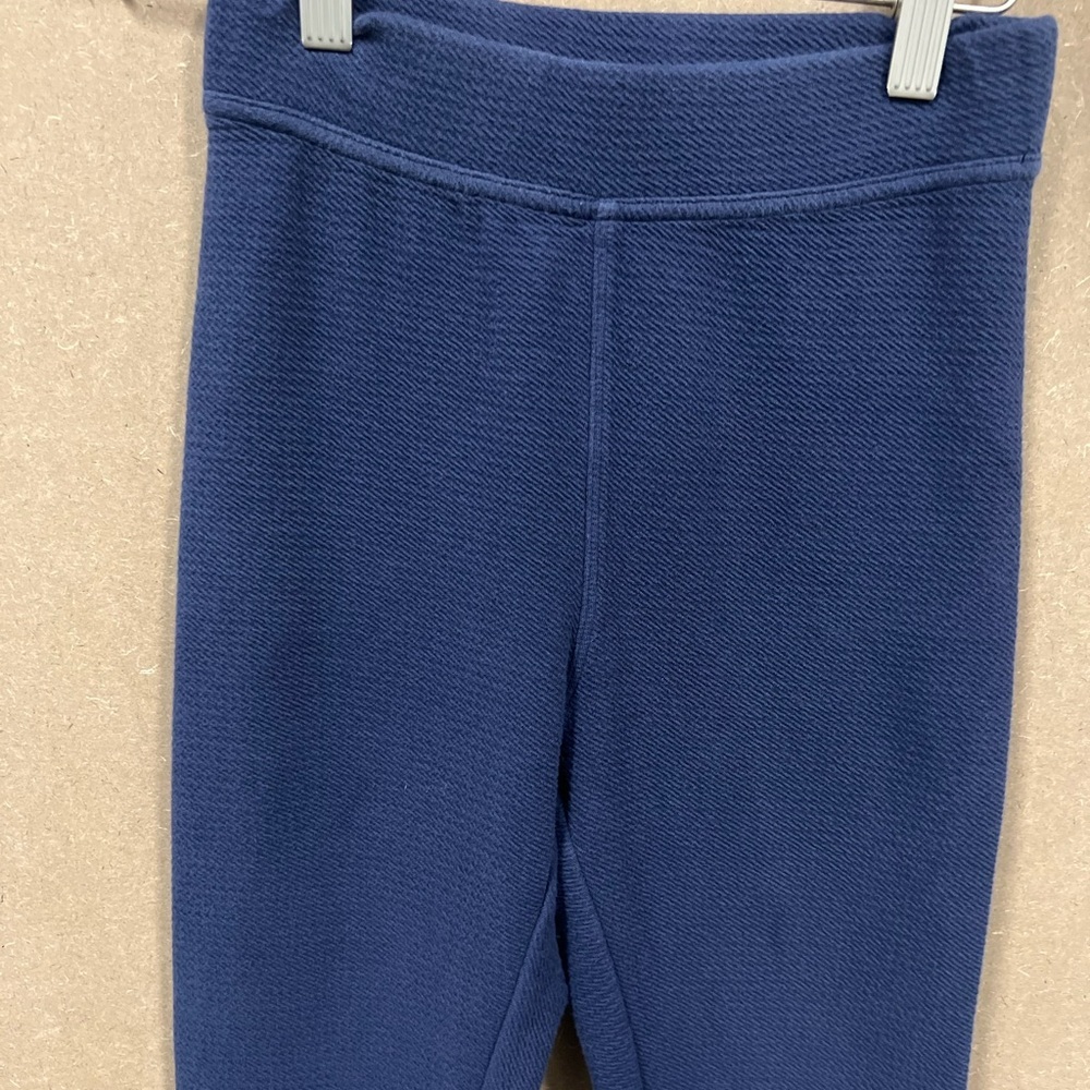 Offline by Aerie size XS dark blue flare pants with pockets on‎ the back - Picture 4 of 11